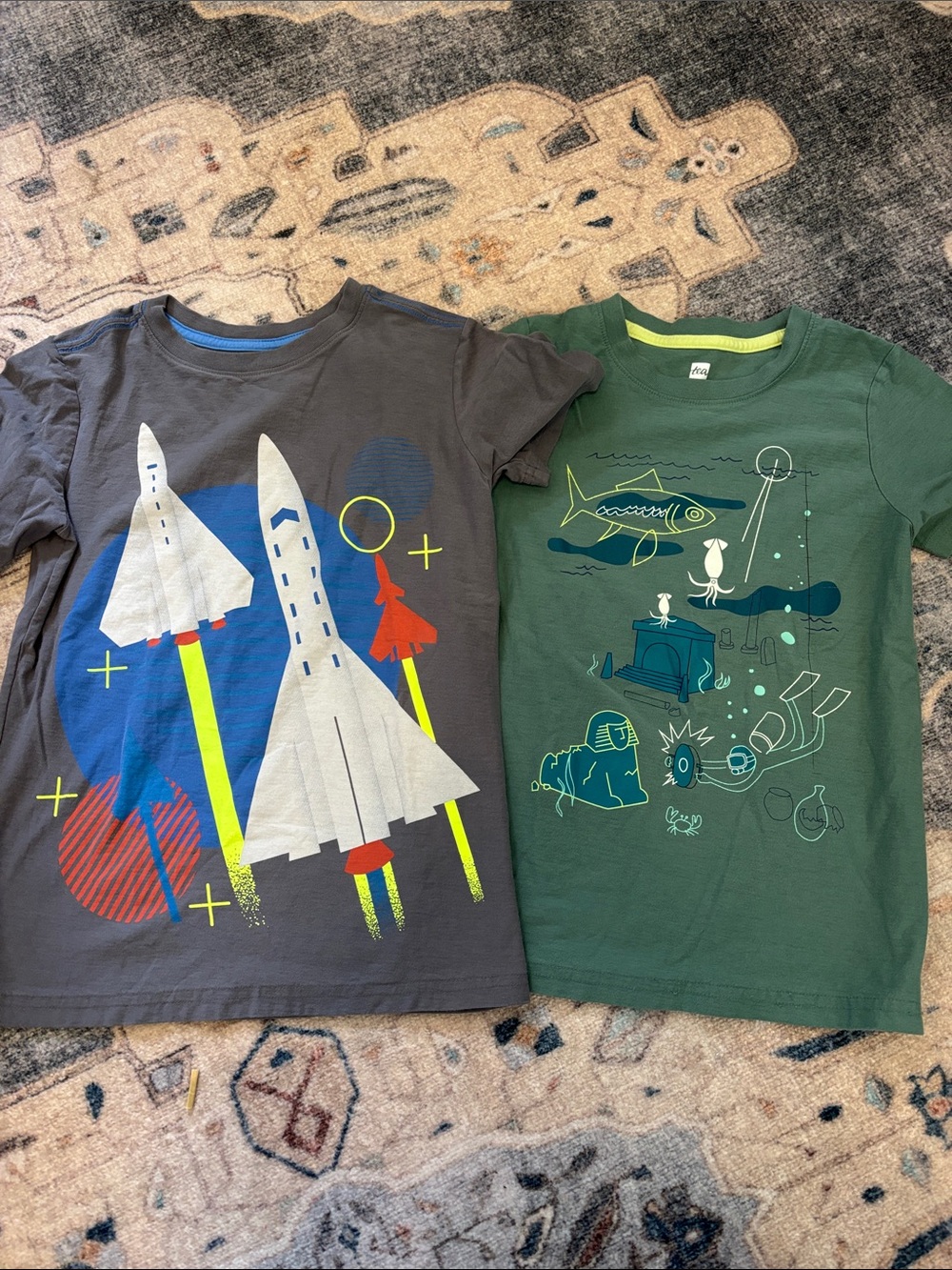 Tea. Kids Graphic Rocket and Submarine T-Shirts! Size 8